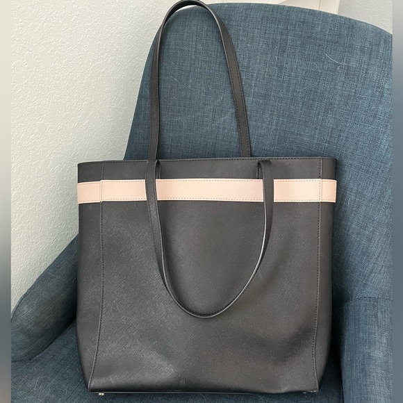 Very very good used condition Kate Spade tote. Black with tan bow detail - Picture 3 of 3